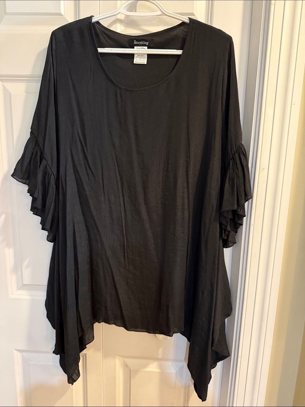 Sassybling Black Ruffle-Sleeve Tunic Top